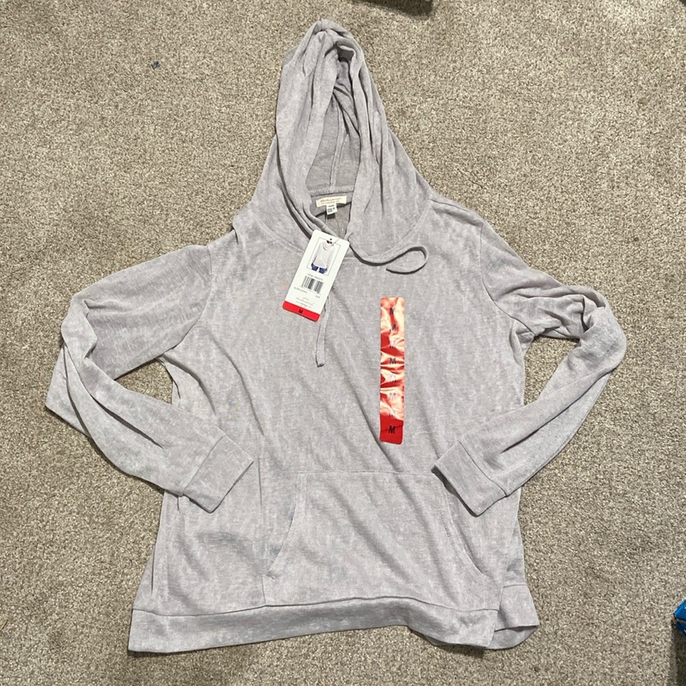 ❄️🧶NWT, women’s sweater shirt